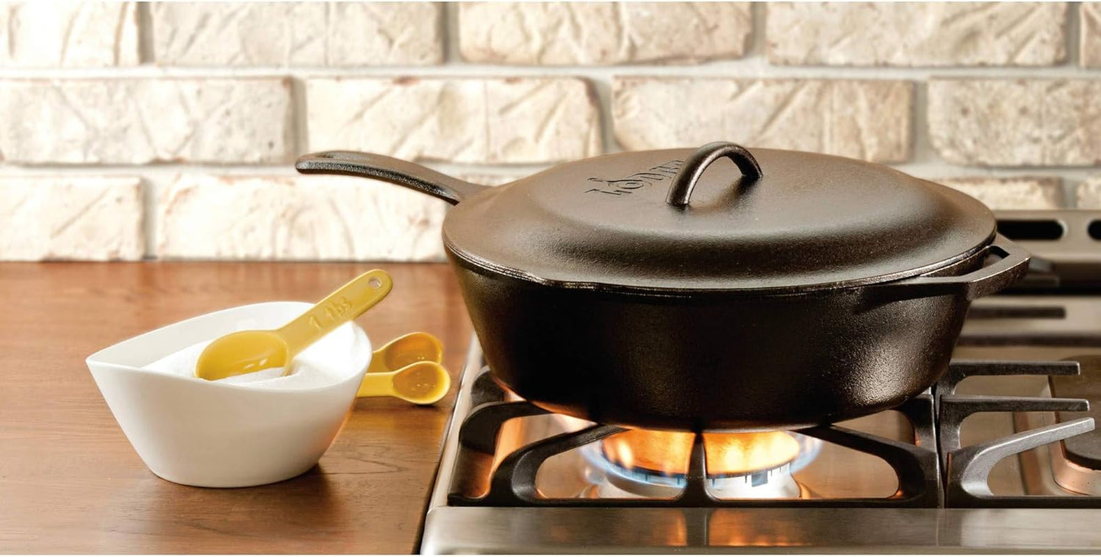 ® L10CF3 5 Quart Cast Iron Deep Skillet with Lid